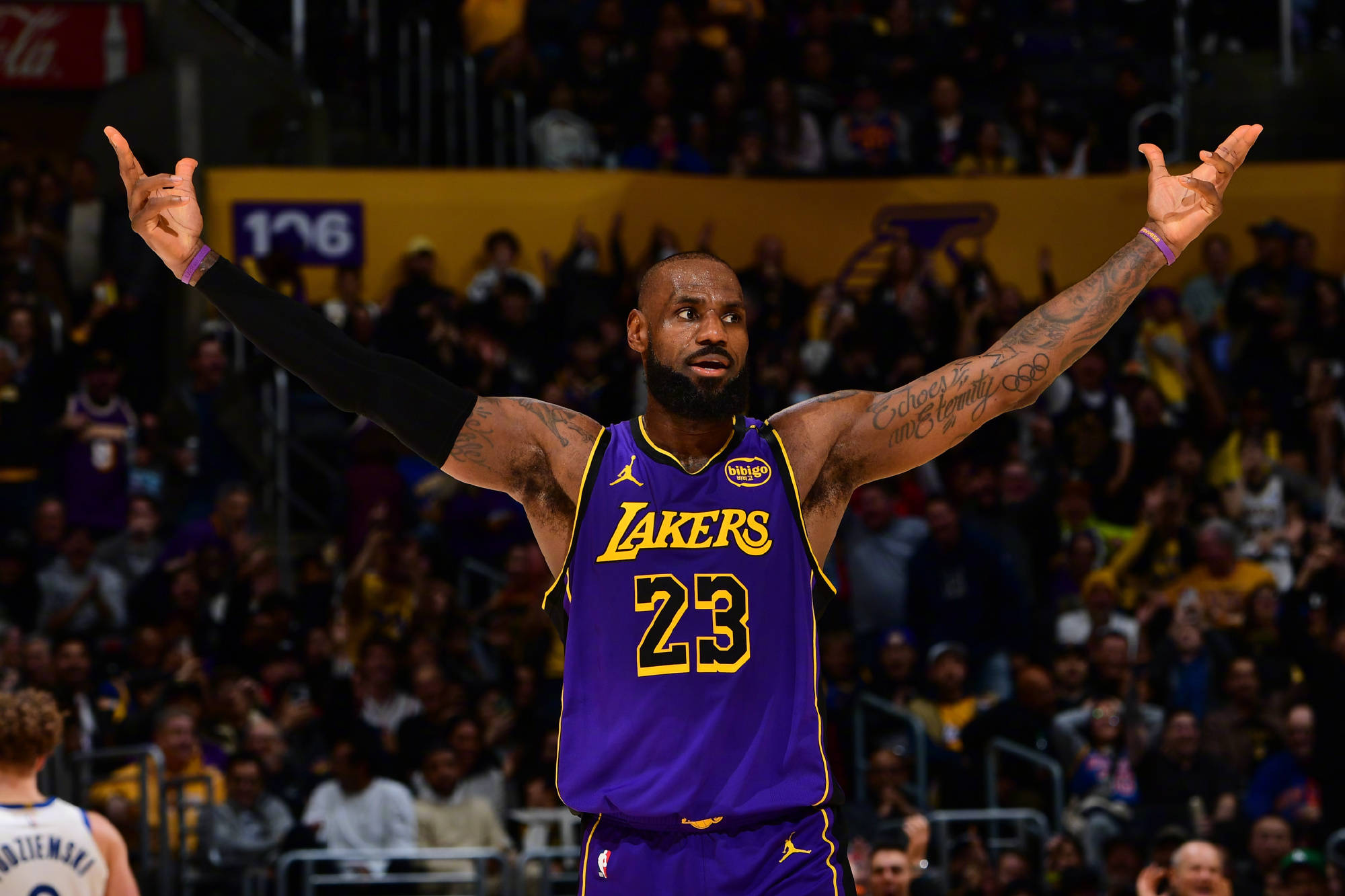 开云体育-浓眉哥赛事官方发布高光表现新规，勇士争议不断！的简单介绍