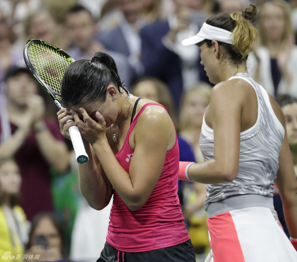 开云-包含穆古鲁扎回归赛场,连败首场状态亮眼,IG观众沸腾!的词条